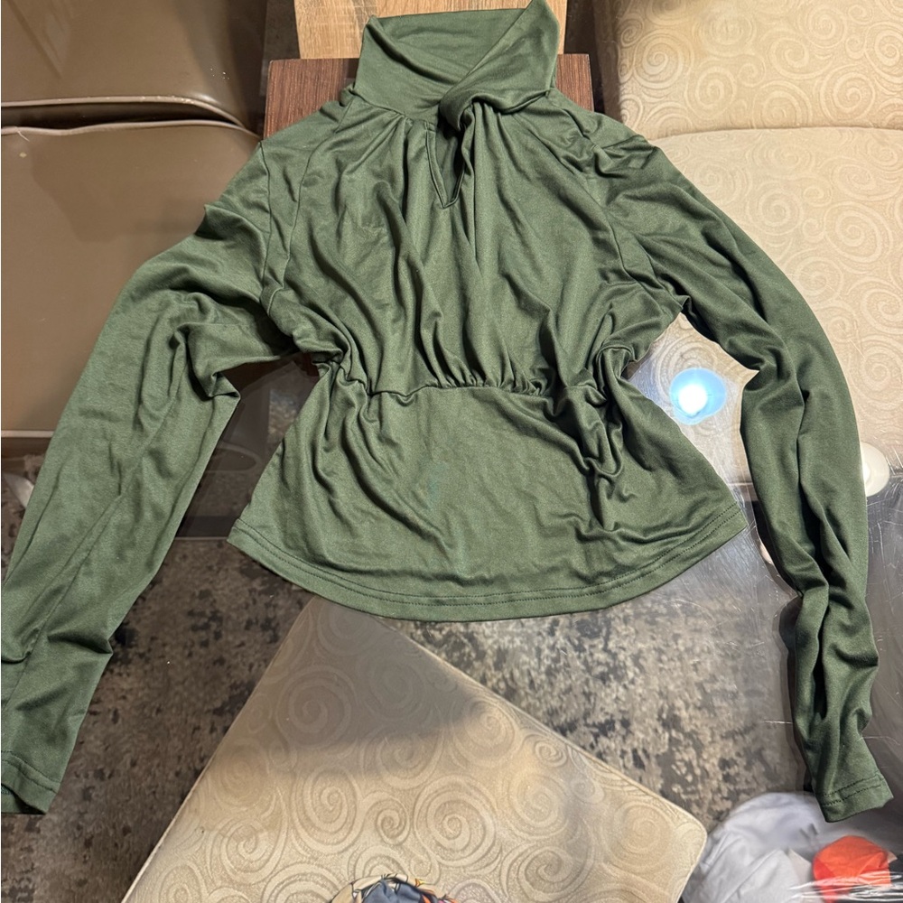Green Long Sleeve Turtleneck Top